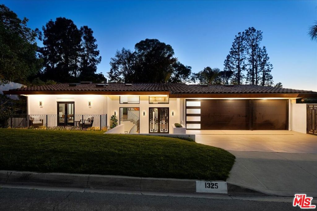 Picture of Palos Verdes Estates, CA 90274