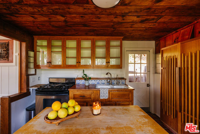 19559 Cave Way photo 9