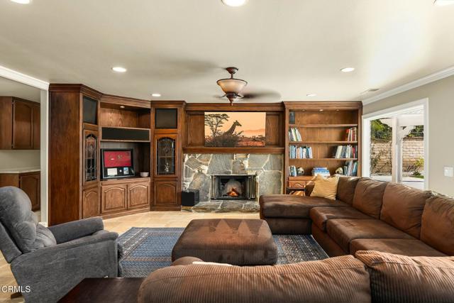 5580 Bromely Drive, Oak Park CA: https://media.crmls.org/mediaz/e1bddf06-2dc4-4b94-9ed6-ebb1e4879825.jpg