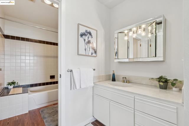 1205 Melville Sq, Richmond CA: https://media.crmls.org/mediaz/e1bf3815-5530-4075-ae01-ce004bd359b6.jpg