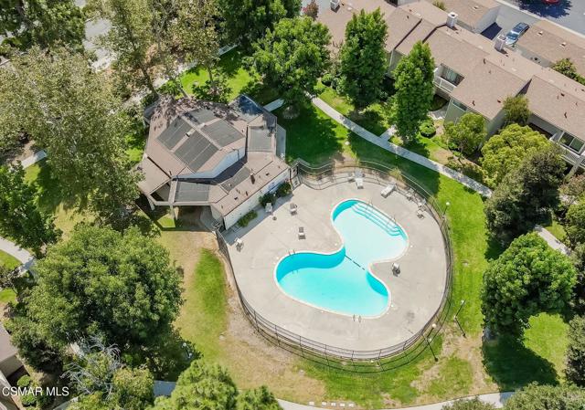 15175 Marquette Street, Moorpark CA: https://media.crmls.org/mediaz/e1c063f2-65ee-4231-bee1-764a9b2458ff.jpg