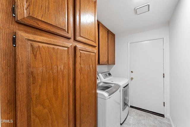 6861 Aviano Drive, Camarillo CA: https://media.crmls.org/mediaz/e1c12e7f-2af0-4e46-9722-afb09ebe3aa5.jpg
