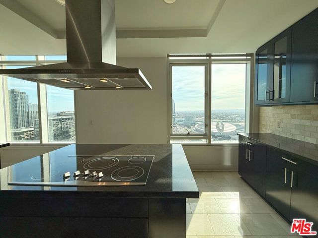 717 W Olympic Boulevard, Los Angeles CA: https://media.crmls.org/mediaz/e1c178bd-7025-4a26-964b-62ced29640c7.jpg