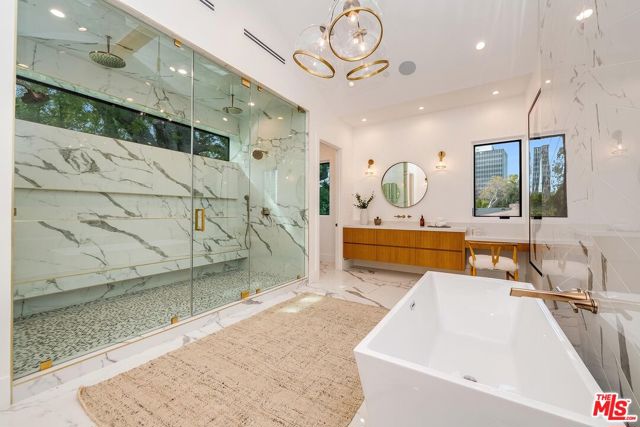 15907 Valley Vista Boulevard, Encino CA: https://media.crmls.org/mediaz/e1c17b9f-1acf-4974-864c-0568b288a8d7.jpg