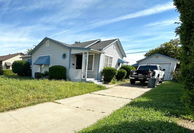 2042 E Mayfair, Fresno CA: https://media.crmls.org/mediaz/e1c1d6d3-a210-4e73-90d9-46da6727626b.jpg