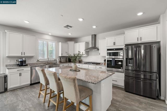 158 Wooley Creek Way, Brentwood CA: https://media.crmls.org/mediaz/e1c25f19-d8a7-4f4d-abd4-bb161a59db58.jpg