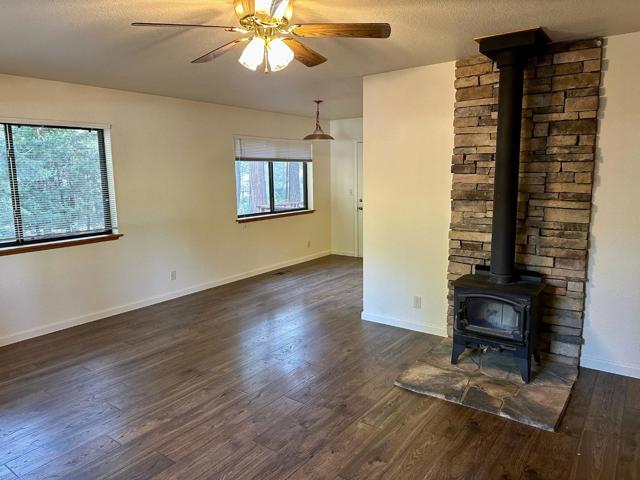 3209 Woodlake Drive, Lake Almanor CA: https://media.crmls.org/mediaz/e1c2e610-0210-4eae-aa07-4ec09e284ebf.jpg