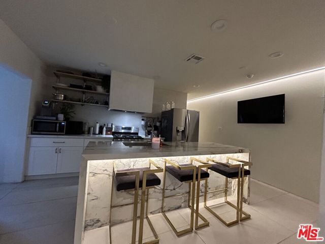 641 N Vista Street, Los Angeles CA: https://media.crmls.org/mediaz/e1c37f43-2e28-454a-a8da-f907b5d18e7b.jpg