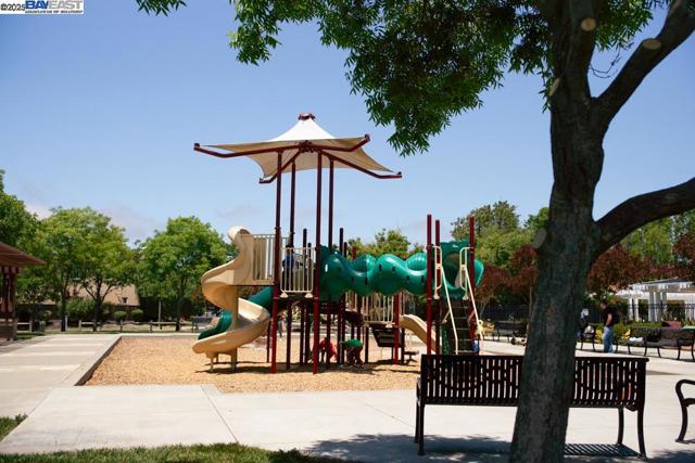 4719 Malayan, San Ramon CA: https://media.crmls.org/mediaz/e1c3d446-cfd9-4ea9-b02c-63e59b528c45.jpg