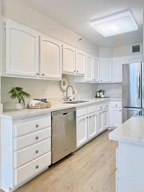 Detail Gallery Image 21 of 29 For 1820 Avenida Del Mundo #306,  Coronado,  CA 92118 - 1 Beds | 1/1 Baths