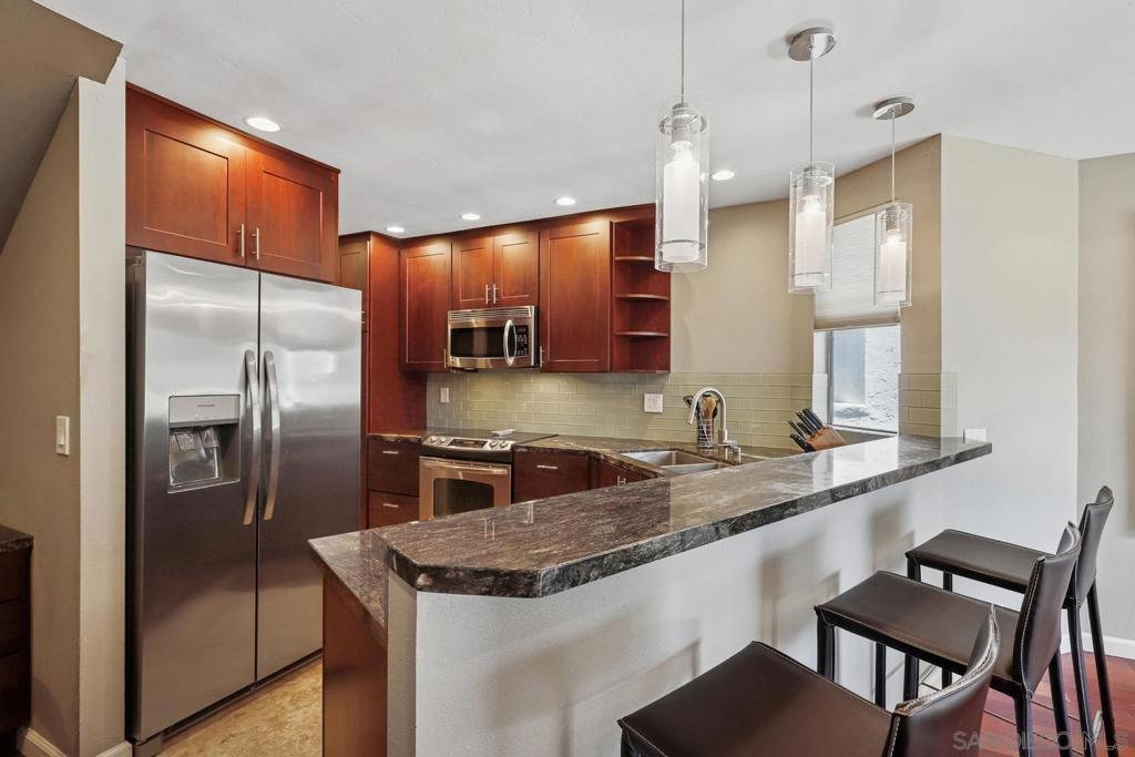 MLS #250031842SD img 3