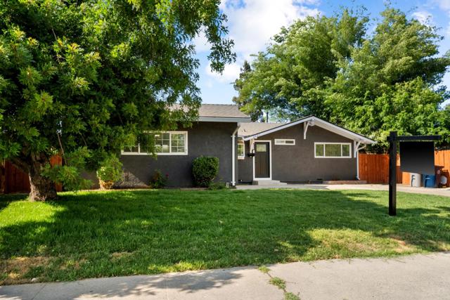 2621 Wood Violet Way, Sacramento CA: https://media.crmls.org/mediaz/e1c52e98-5bcf-4b0b-8e35-2f8b5c40db27.jpg