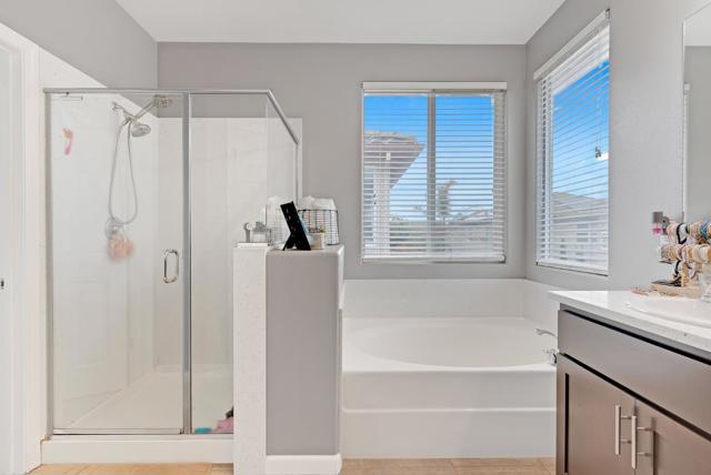 1028 Capri Way, Salinas CA: https://media.crmls.org/mediaz/e1c558ff-e201-4f74-a96a-3e10cd6873f9.jpg