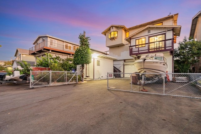 71 Taylor Pl, Bethel Island CA: https://media.crmls.org/mediaz/e1c5ba97-ba28-4bc2-a8b7-612c3b13a93b.jpg