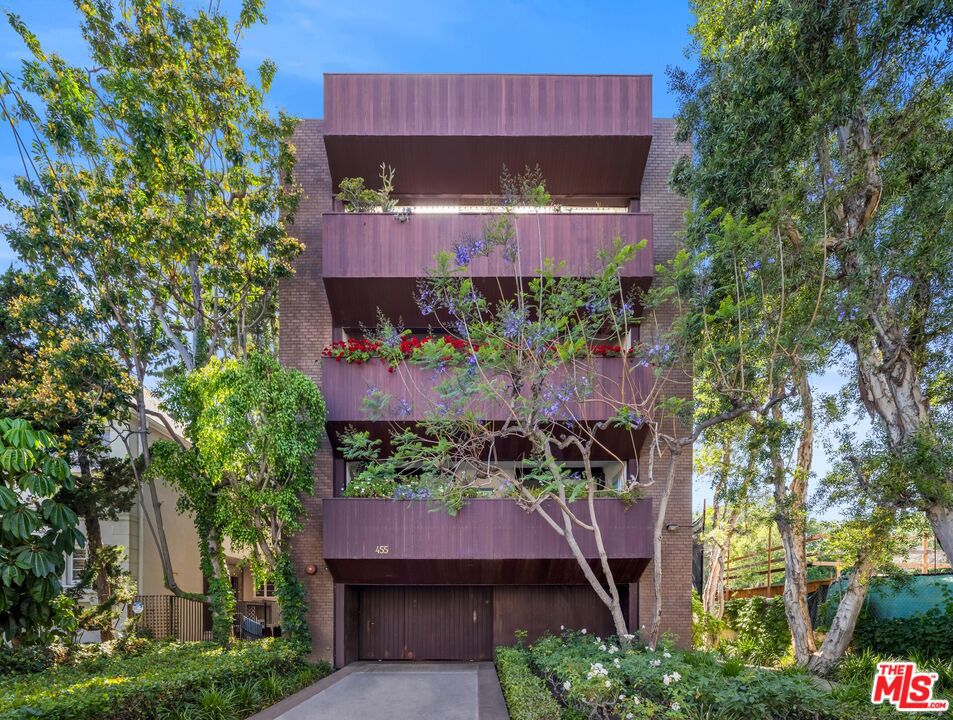 455 N Oakhurst Drive #3