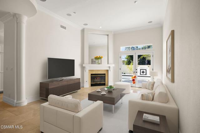7-web-or-mls-UpmarketMedia_3123HillVS-1