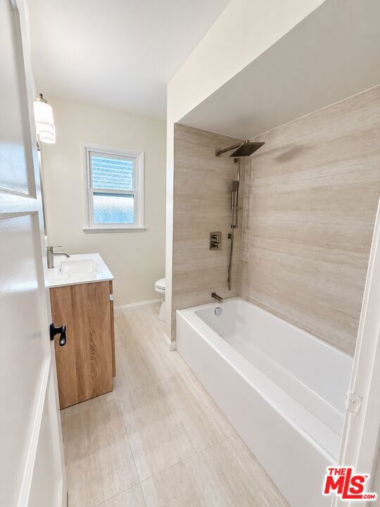 12811 Oxnard Street, 1 photo 6