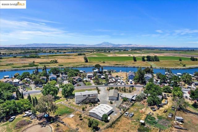 2325 Taylor Rd, Bethel Island CA: https://media.crmls.org/mediaz/e1c76b66-c15e-44eb-8c91-b4faa968c64c.jpg