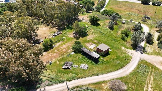 6400 Mines Rd, Livermore CA: https://media.crmls.org/mediaz/e1c780e5-50e2-476e-992b-4c7d222549e2.jpg
