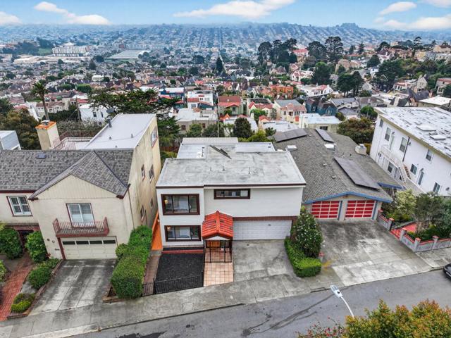 72 Cresta Vista Drive, San Francisco CA: https://media.crmls.org/mediaz/e1c8079a-7eed-4a64-a3b3-6f67fb674611.jpg