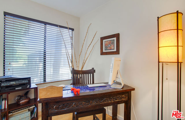 950 North Kings Road, 218 photo 5