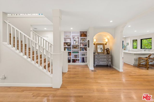305 E Islay Street, Santa Barbara CA: https://media.crmls.org/mediaz/e1c824ea-9f2c-4fcf-be33-a4821ea42d4e.jpg