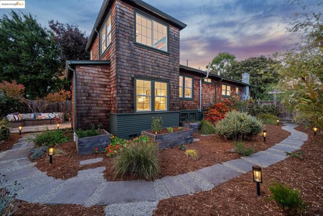 1350 Curtis St, Berkeley CA: https://media.crmls.org/mediaz/e1c86deb-9ce6-4555-9194-e36f1ea2c8ad.jpg