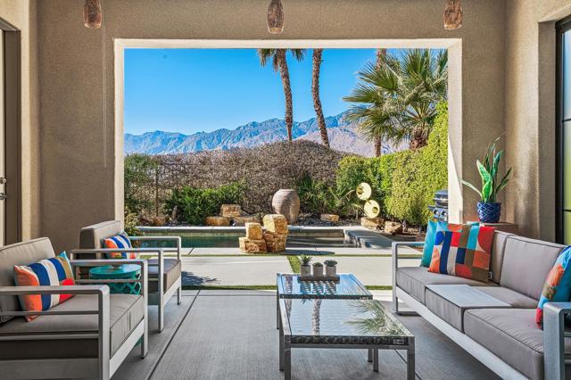 1275 Passage Street, Palm Springs CA: https://media.crmls.org/mediaz/e1c8b0a4-91d3-4992-b01b-a92c2d0a3c8b.jpg