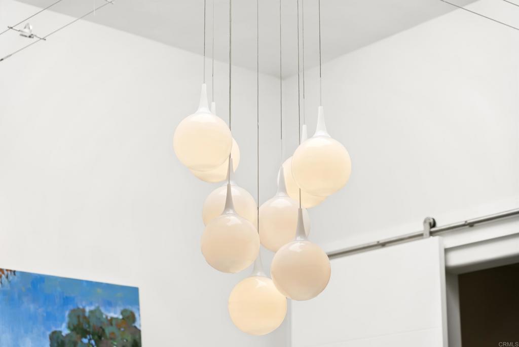 https://media.crmls.org/mediaz/e1c9296e-bae2-4db8-bd90-b187284a5a3e.jpg?preset=X-Large
