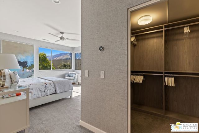 1062 Hunter Drive, Palm Springs CA: https://media.crmls.org/mediaz/e1c98041-7596-4c75-81a8-1d87a399dc8a.jpg