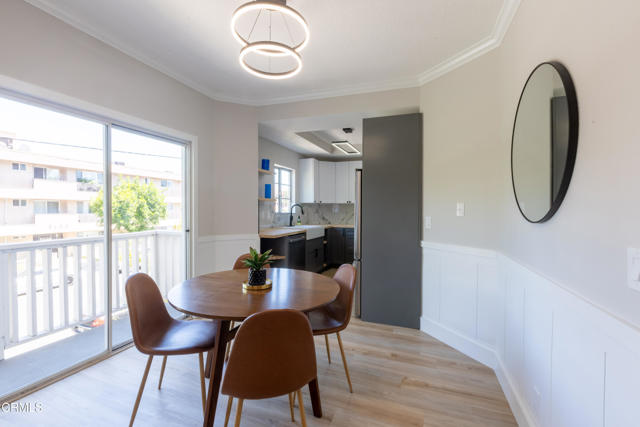 Detail Gallery Image 12 of 26 For 5135 Zelzah Ave #107,  Encino,  CA 91316 - 2 Beds | 2 Baths