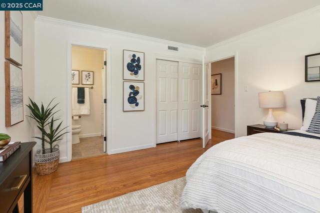 1100 Hillcrest Dr, Lafayette CA: https://media.crmls.org/mediaz/e1caab08-8290-468b-aa4e-45ef6b522e97.jpg
