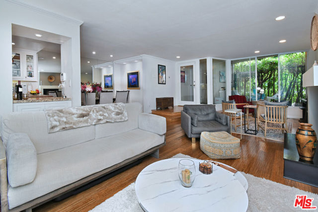 11687 Bellagio Road, Los Angeles CA: https://media.crmls.org/mediaz/e1cad50e-9f95-4a25-bdb1-6dff87a0c496.jpg