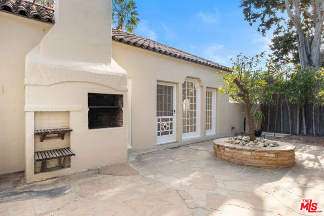 2063 Grace Avenue, Los Angeles CA: https://media.crmls.org/mediaz/e1cb56f6-200e-4dd5-ad71-535a36936042.jpg