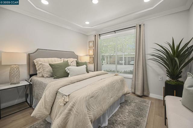 3209 Golden Rain Rd, Walnut Creek CA: https://media.crmls.org/mediaz/e1cbca5e-050c-4253-b43a-84005b231c54.jpg