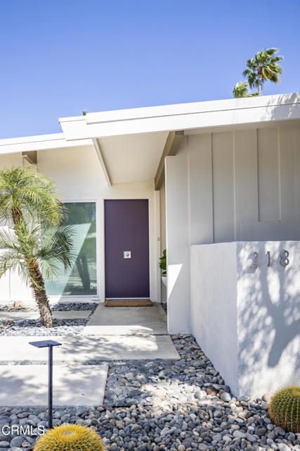 Detail Gallery Image 3 of 48 For 218 N Orchid Tree Ln, Palm Springs,  CA 92262 - 3 Beds | 2 Baths