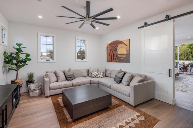 1303 Hermes Ave, Encinitas CA: https://media.crmls.org/mediaz/e1cc6faf-da3b-4084-98d7-7ea2be38623a.jpg
