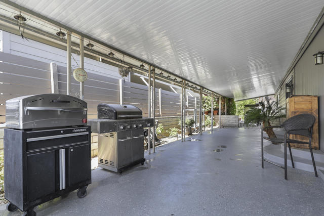 49305 Hwy 74, Palm Desert CA: https://media.crmls.org/mediaz/e1cc8d53-ee9d-49e3-afe6-8066fec126a0.jpg