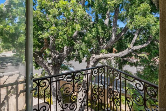 1100 Pine St, Coronado CA: https://media.crmls.org/mediaz/e1ce237c-a7c1-468a-aa95-2c7a61f3bf24.jpg