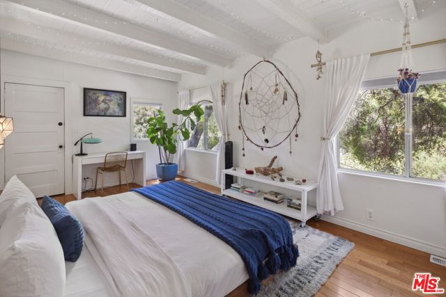 1256 N Topanga Canyon Boulevard, Topanga CA: https://media.crmls.org/mediaz/e1ce6638-b3ea-405c-9c1d-077b9e55d693.jpg