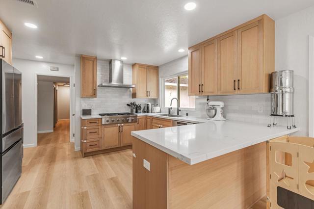 Image 9 of 31 For 2337 Walden Square