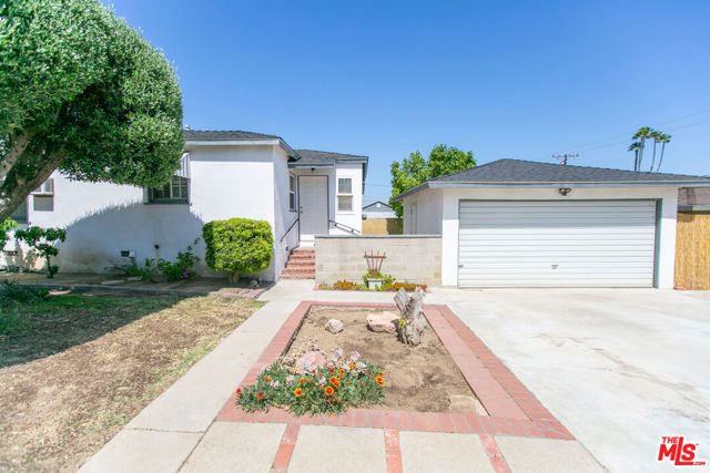 House / Garage