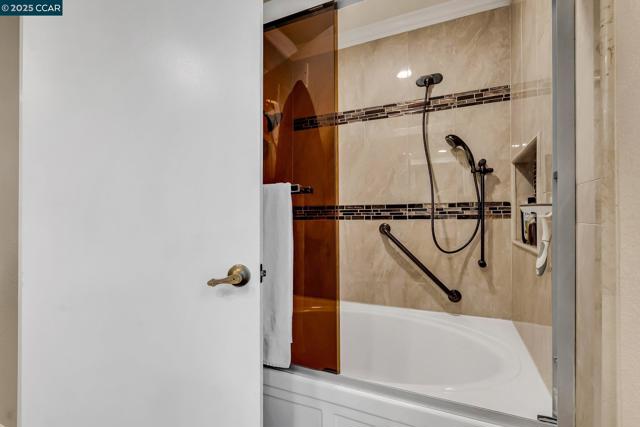 117 Alta Mesa Ct, Moraga CA: https://media.crmls.org/mediaz/e1cfab46-e0d5-4390-aa8f-c41a22d0f88a.jpg