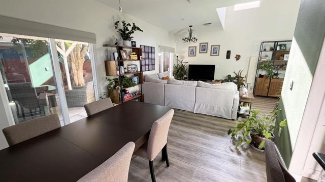 Detail Gallery Image 29 of 52 For 9300 Burnet Ave #111,  North Hills,  CA 91343 - 3 Beds | 2/1 Baths