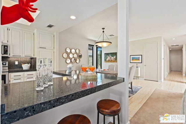 1346 E Andreas Road, Palm Springs CA: https://media.crmls.org/mediaz/e1d062c9-51ab-42d8-adb2-2259ccfc5419.jpg