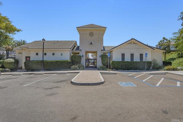 2964 Hayloft Place, Escondido CA: https://media.crmls.org/mediaz/e1d0eacf-f446-4632-8bc1-f067fc254bee.jpg