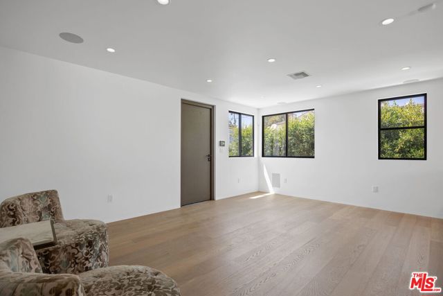 3940 Huron Avenue, Culver City CA: https://media.crmls.org/mediaz/e1d156be-45b1-487a-88d8-69d143be2089.jpg