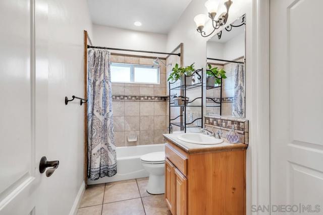 22318 Casa De Carol, Ramona CA: https://media.crmls.org/mediaz/e1d1801f-290c-4171-92ce-72d4ea7655e8.jpg