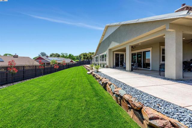 Image 28 of 38 For 17932 Vintner Ct