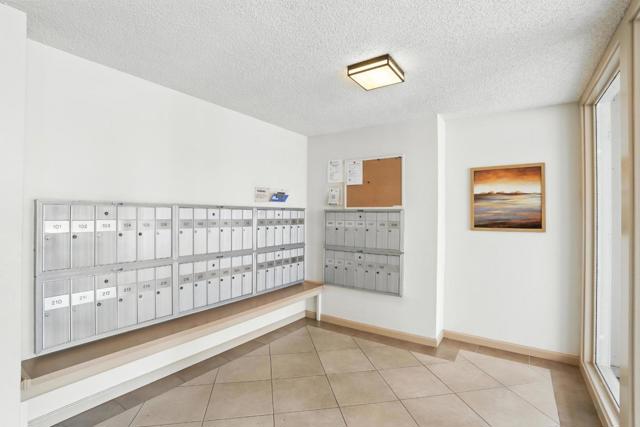 1171 Compass Lane, Foster City CA: https://media.crmls.org/mediaz/e1d343fe-6e3c-47ae-be51-6b49ac7108e2.jpg